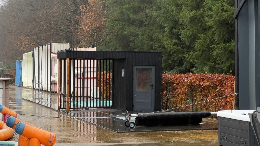 Showmodel Poolhouse Roemra - OP = OP, Ophalen, Kunststof, 200 tot 400 cm, 250 tot 500 cm