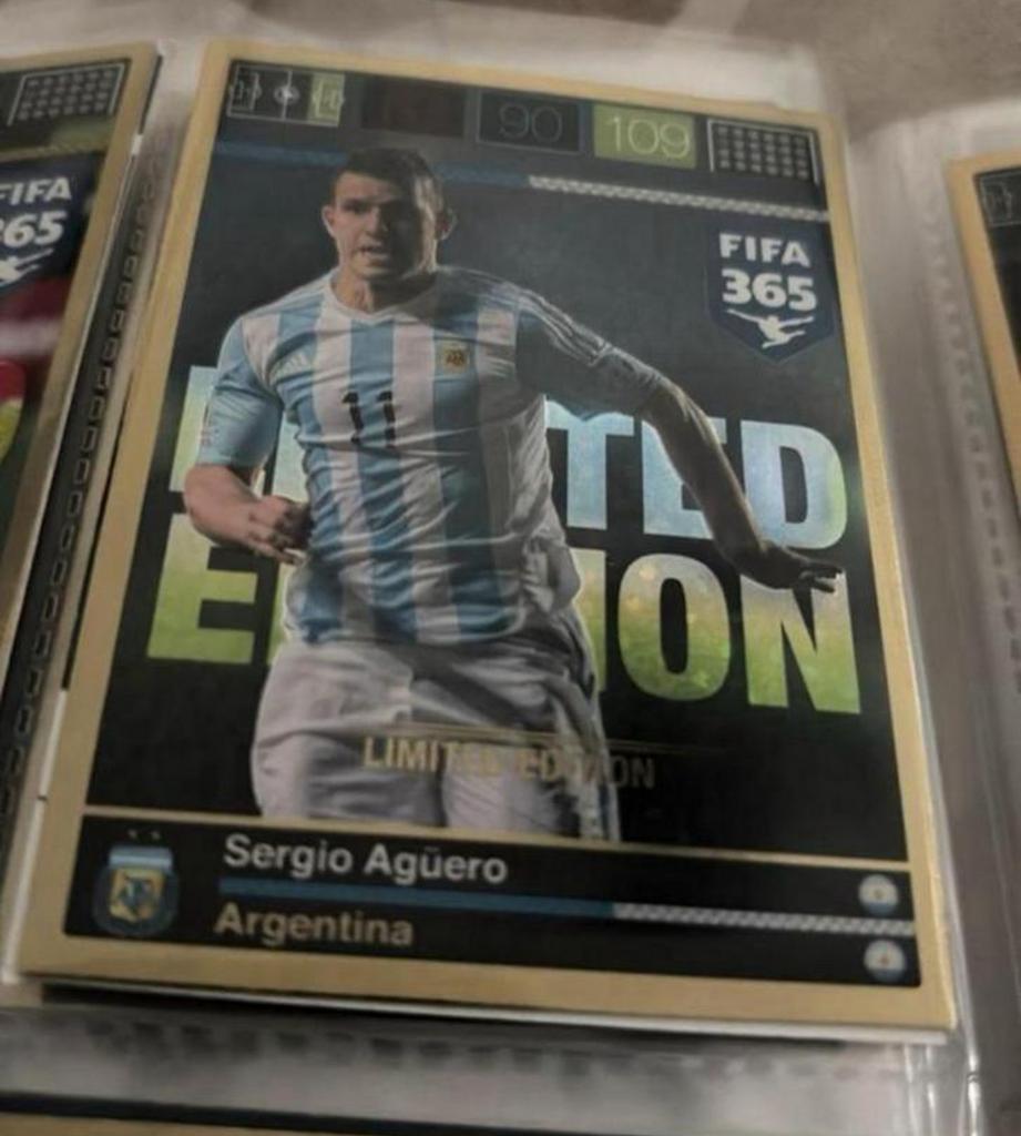 Panini adrenalyn xl fifa 365. Sergio Aguero Zeldzaam, Ophalen of Verzenden, Zo goed als nieuw, Plaatje