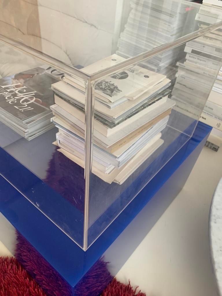 Presenteer Plexiglas, Ophalen