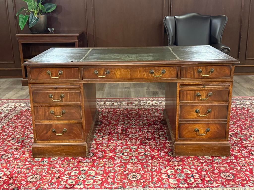 Klassiek Engels bureau #619