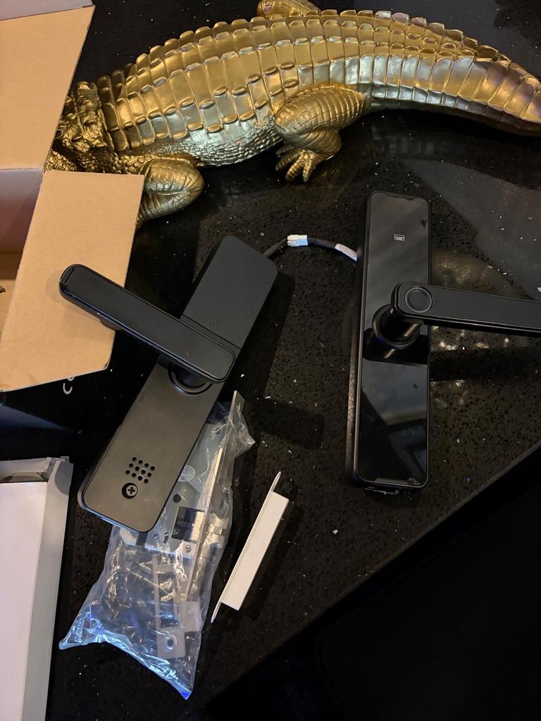 Slimme Deurslot met Vingerafdruk en Code, Ophalen of Verzenden, Gebruikt, Minder dan 4 personen