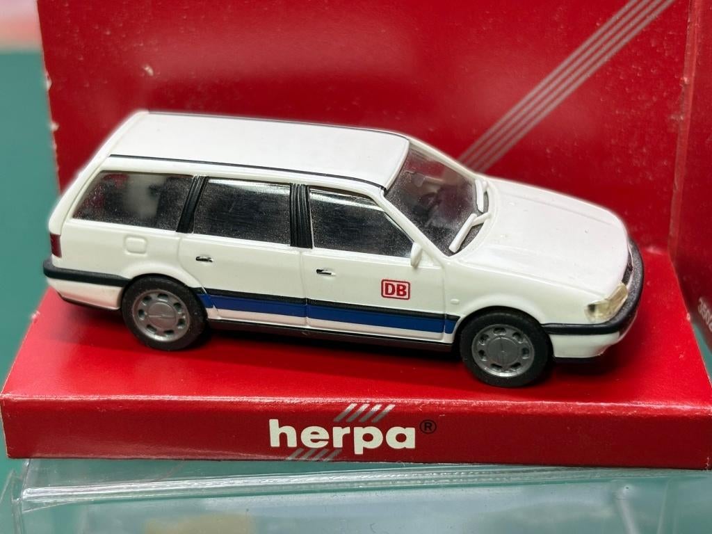 Herpa VW passat  Deutsche Bundesbahn IMG7146/7, Hobby en Vrije tijd, Modelauto's | 1:87, Ophalen of Verzenden, Zo goed als nieuw