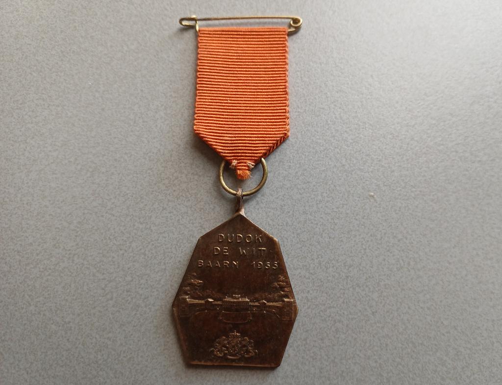 Medaille Paleis Soestdijk Baarn Dudok de Wit 1955 Wandelen, Ophalen of Verzenden, Overige materialen