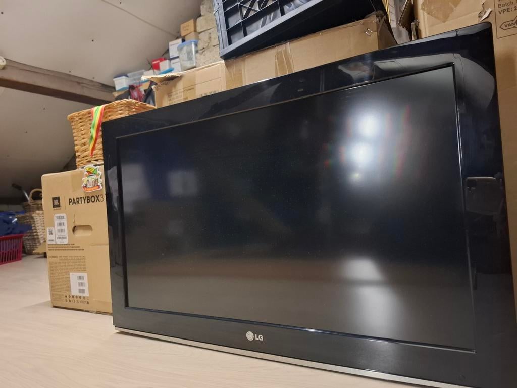 LG TV met afstandsbediening en HDMI kabel, Ophalen, 50 Hz, 80 tot 100 cm, Full HD (1080p)