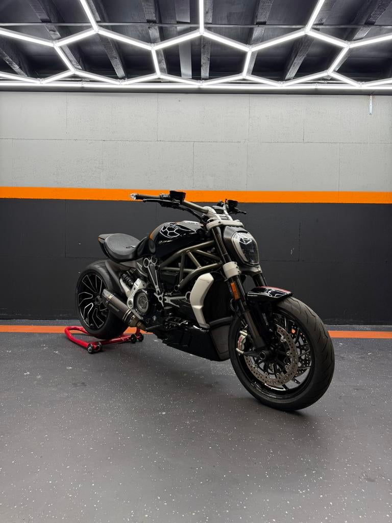 Ducati XDiavel S 1260 – Bomvol opties – Dealeronderhouden, 2 cilinders, Traction Control, Bedrijf, Naked bike