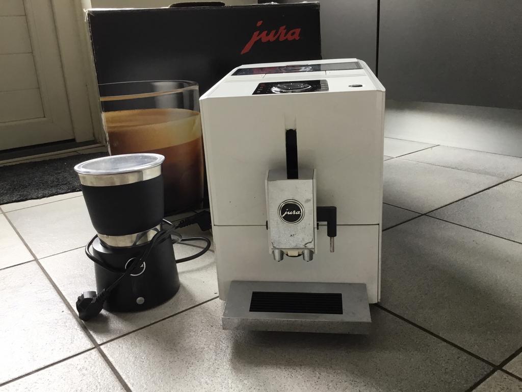 Jura koffie, Afneembaar waterreservoir, Koffiemachine, Niet werkend, 2 tot 4 kopjes