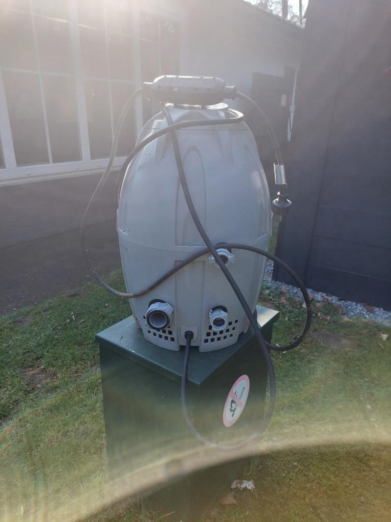 2x Lazy spa pomp , 1x defect...1x prima werkend, Ophalen