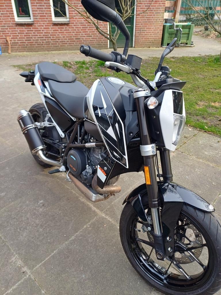 KTM 690 Duke 2018 slechts 7100km € 5950,-, Particulier
