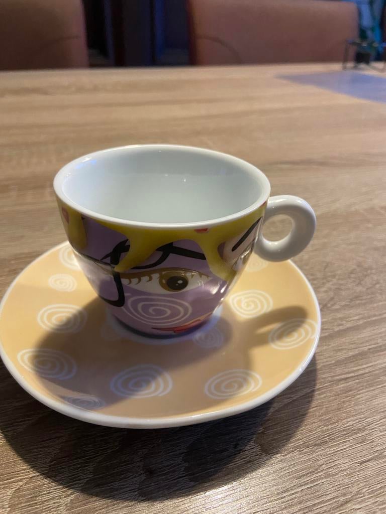 6 nieuwe cappuccino kop en schotels merk Yong, Huis en Inrichting, Keuken | Servies, Keramiek, Nieuw, Ophalen of Verzenden, Overige stijlen