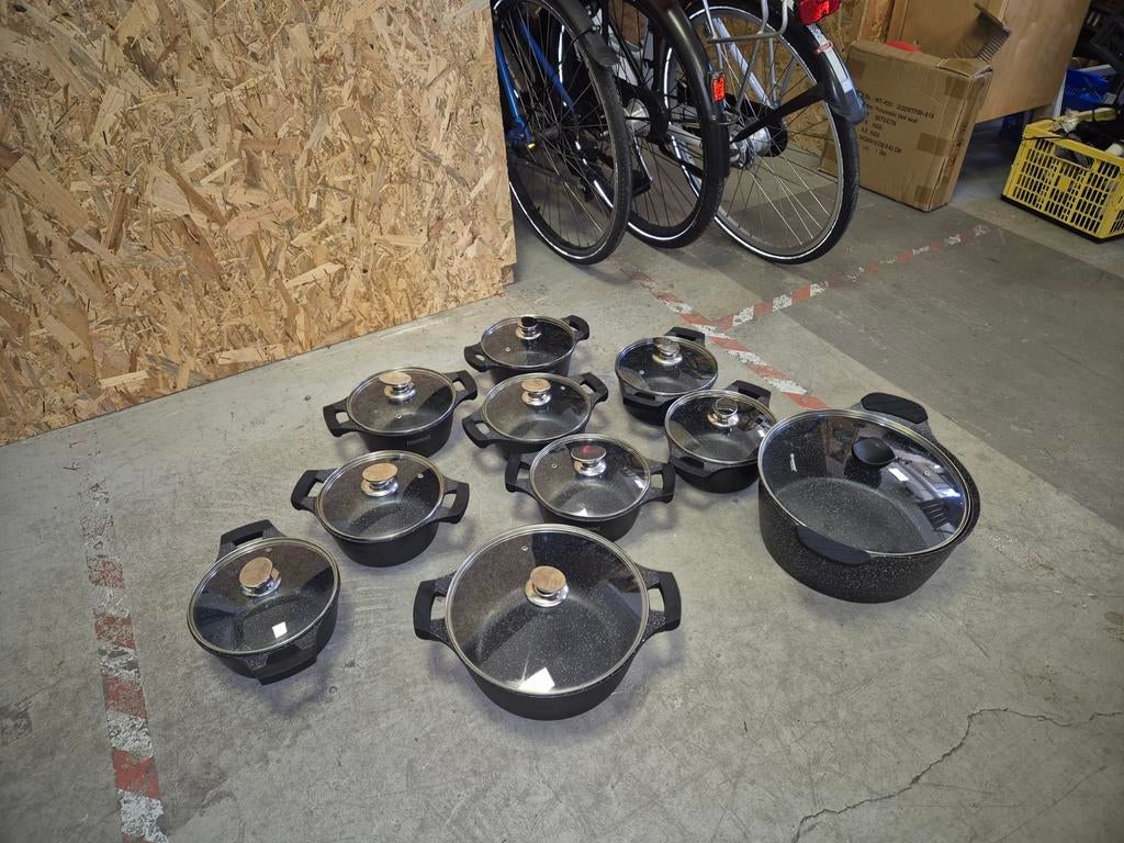 Grote pannenset Rosenberg & Royalty Line - Zo goed als nieuw, Overige materialen, Onbekend, Pannenset, Ophalen of Verzenden