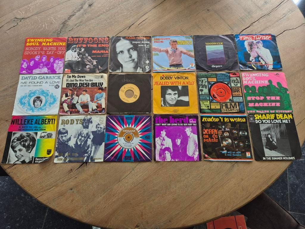 18 vinyl singles uit jaren '60 en '70, Ophalen of Verzenden, Gebruikt, Pop