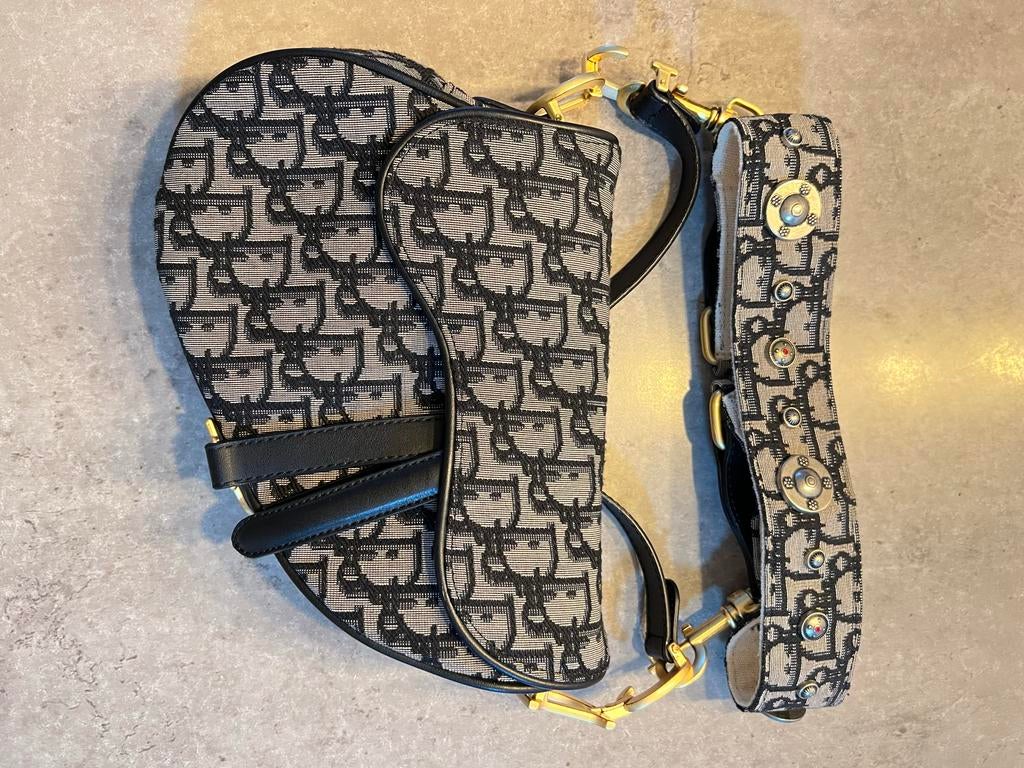 Dior Saddle Bag Blauw Oblique Jacquard - Zo goed als nieuw!, Sieraden, Tassen en Uiterlijk, Tassen | Damestassen, Ophalen of Verzenden
