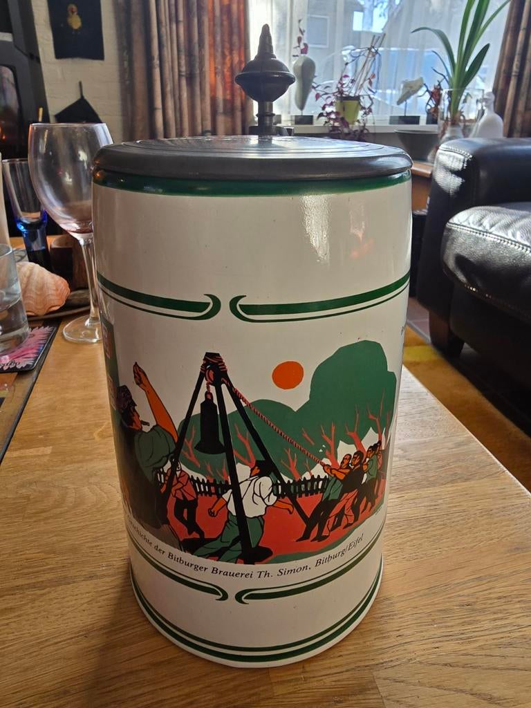 BITBURG Jahreskrug 1988  der Bitburger Brauerei, Verzamelen, Biermerken, Ophalen