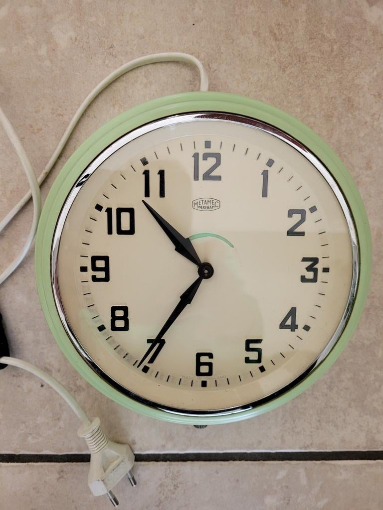 Bakelieten wandklok vintage licht groen, Verzenden, Gebruikt, Analoog, Wandklok