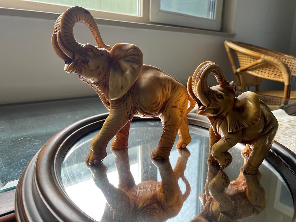 Twee olifanten beeldjes, Verzamelen, Beelden en Beeldjes, Ophalen of Verzenden, Gebruikt, Dier
