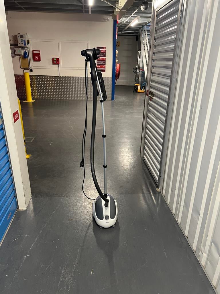 Handige kledingstomer voor een kreukvrije look, Witgoed en Apparatuur, Stoomapparaten, Ophalen, Gebruikt, Kledingstomer