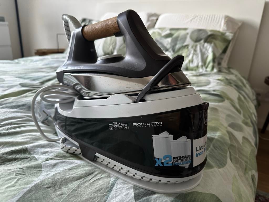 Rowenta Easy Steam Strijkijzer met snoer, Ophalen, Gebruikt, Strijkijzer met snoer