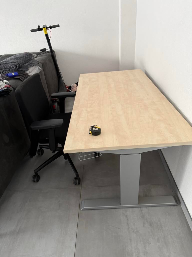 Elektrisch verstelbaar bureau, Huis en Inrichting, Ophalen of Verzenden, Elektrisch, Gebruikt, Bureau
