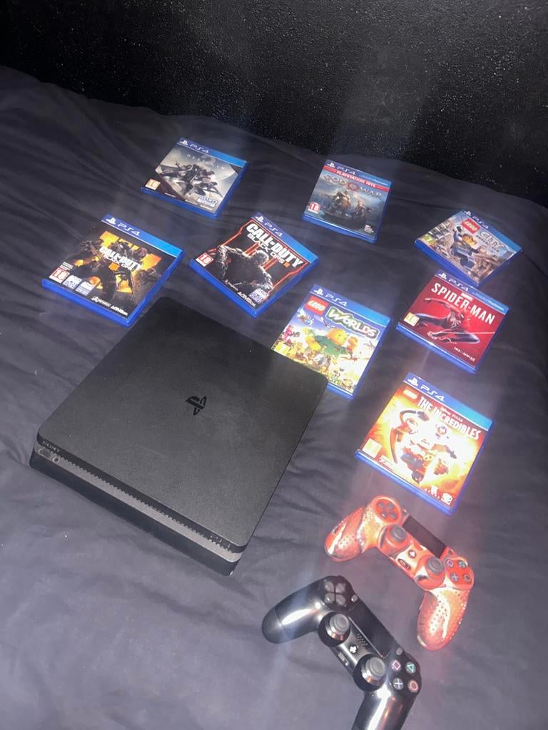 PlayStation 4 Slim met 8 games en 2 controllers, Met 2 controllers, Ophalen of Verzenden, Slim, Gebruikt