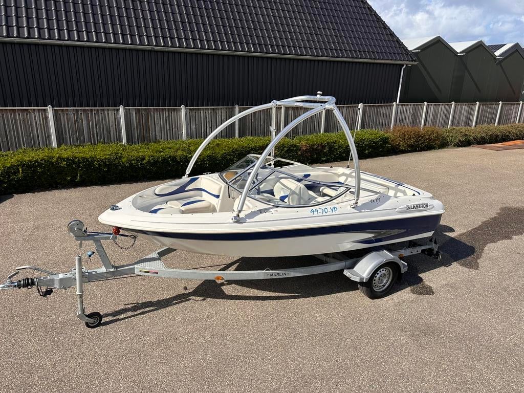 Nette speedboot(glastron) compleet met motor en trailer, Binnenboordmotor, 6 meter of meer, Ophalen of Verzenden, Zo goed als nieuw
