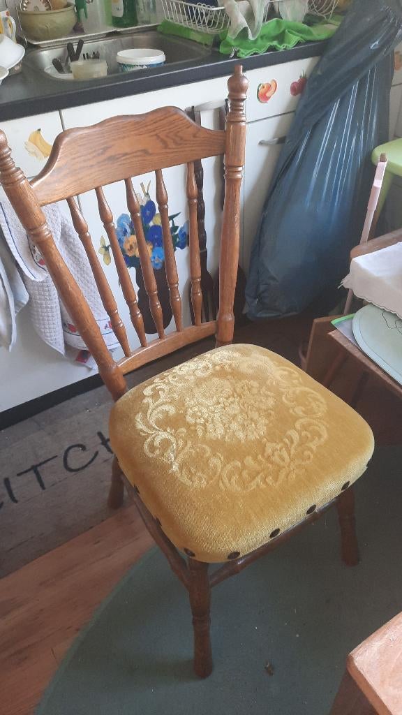 Eikenhouten stoelen 4 nog goeie, Ophalen, Gebruikt, Eikenhout, 50 tot 100 cm