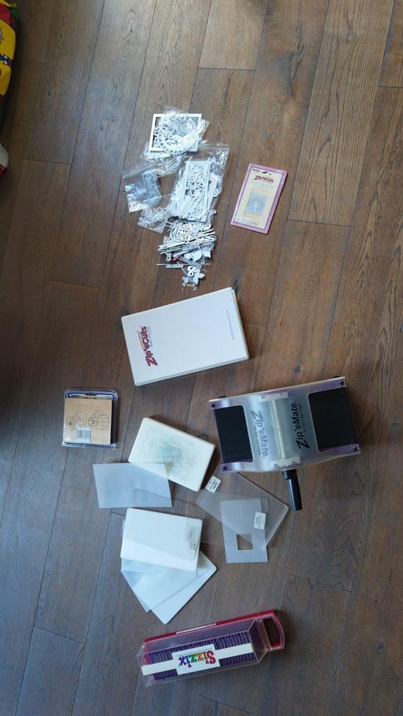 Embossing apparaat Zip'eMate met veel accessoires, Ophalen of Verzenden, Gebruikt, Gereedschap of Toebehoren