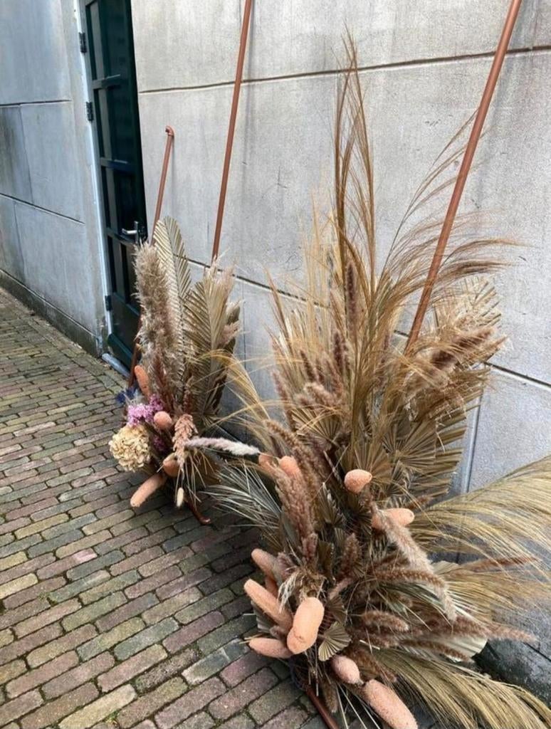 Trouwboog/backdrop met droogbloemen, Hobby en Vrije tijd, Feestartikelen | Verhuur, Ophalen, Nieuw, Geboorte of Huwelijk