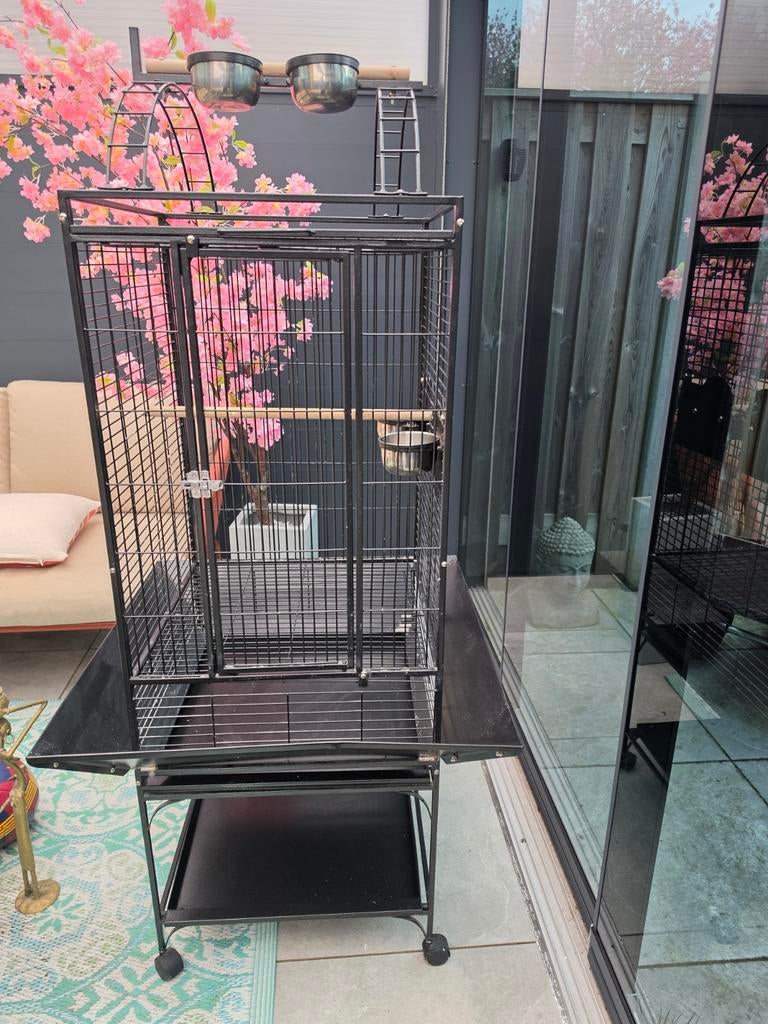 Vogelkooi 1 jaar oud, Ophalen, Zo goed als nieuw, Metaal, Vogelkooi