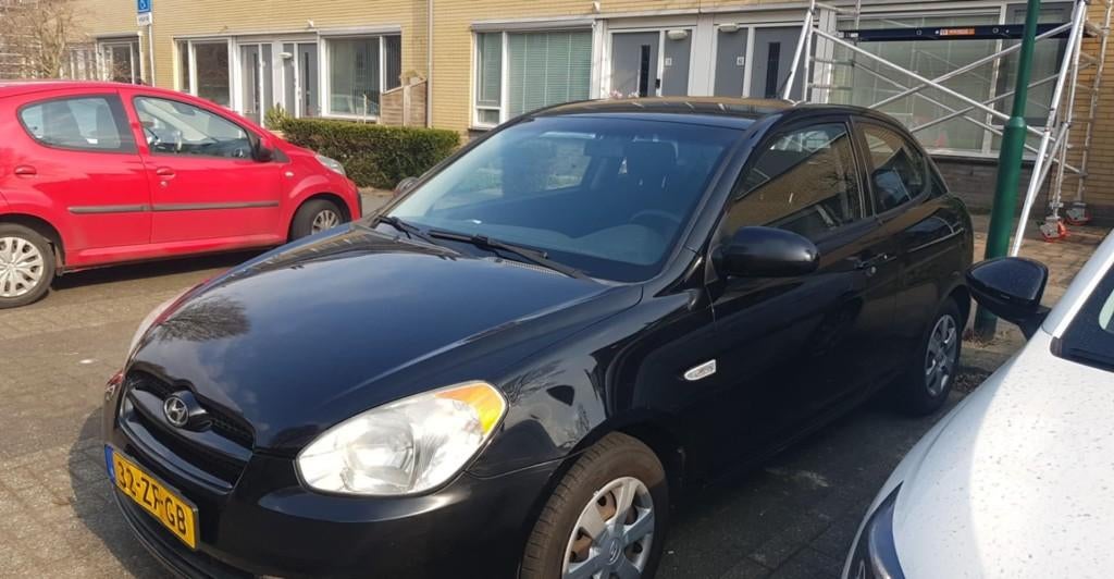 Hyundai Accent 1.4 3DRS 2008 Zwart, Auto's, Voorwielaandrijving, 4 cilinders, 1055 kg, Origineel Nederlands