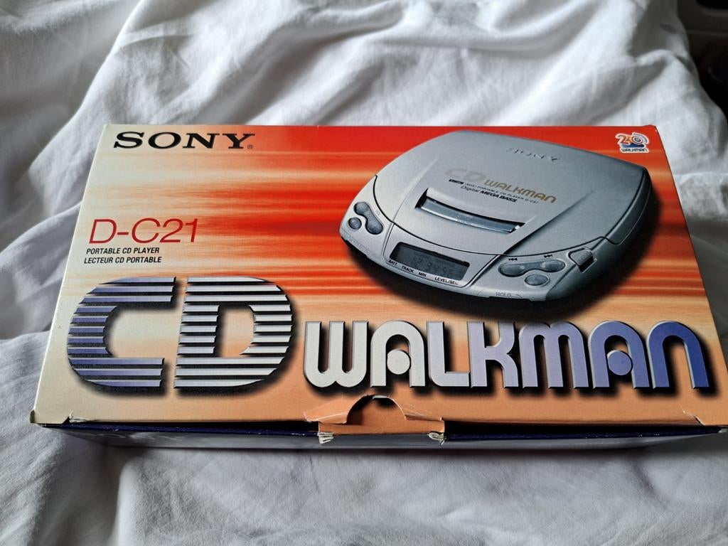 Sony cd walkman met adapter en oortjes, Ophalen of Verzenden, Walkman
