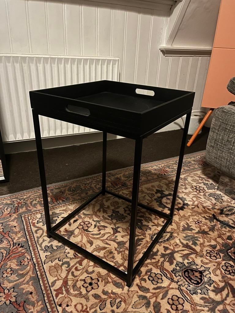 Bijzettafel met afneembaar dienblad - Zwart - opknapper, Huis en Inrichting, Minder dan 55 cm, Gebruikt, Metaal of Aluminium, Vierkant