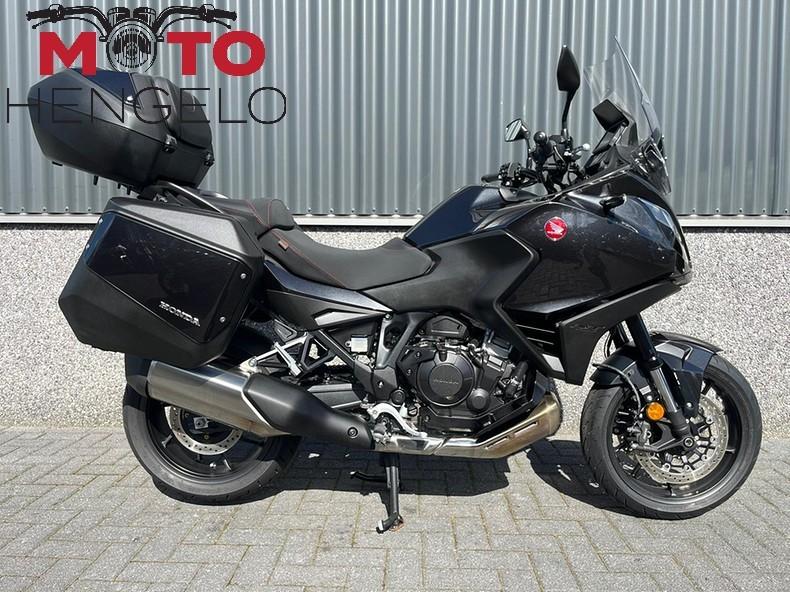 Honda NT 1100 (bj 2023), Motoren, Motoren | Honda, Capronilan 1
1119 NN  Schiphol-Rijk, NL, Cco@honda-eu.com, HONDA MOTOR EUROPE