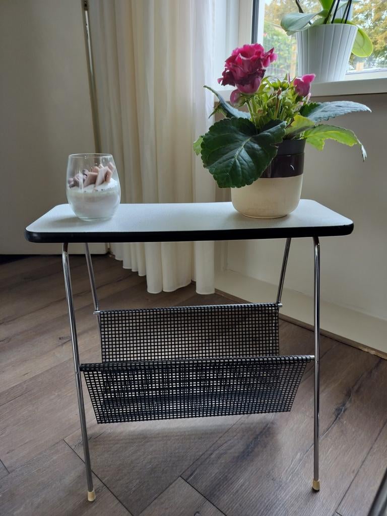 Vintage Pilastro lectuurtafeltje, Ophalen, 25 tot 50 cm, Rechthoekig, 50 tot 100 cm