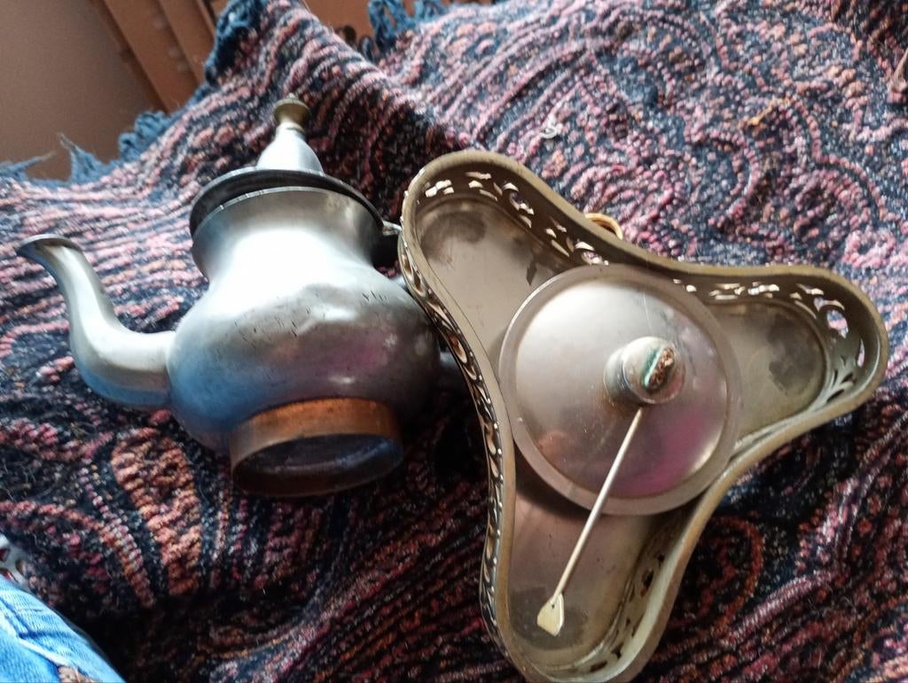 Vintage tinnen theepot en onderstel, Antiek en Kunst, Antiek | Tin, Ophalen of Verzenden