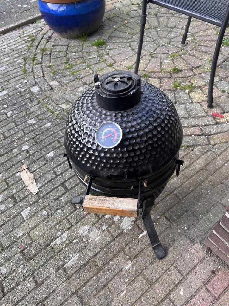 Kamado bbq, Tuin en Terras, Houtskoolbarbecues, Ophalen, Zo goed als nieuw