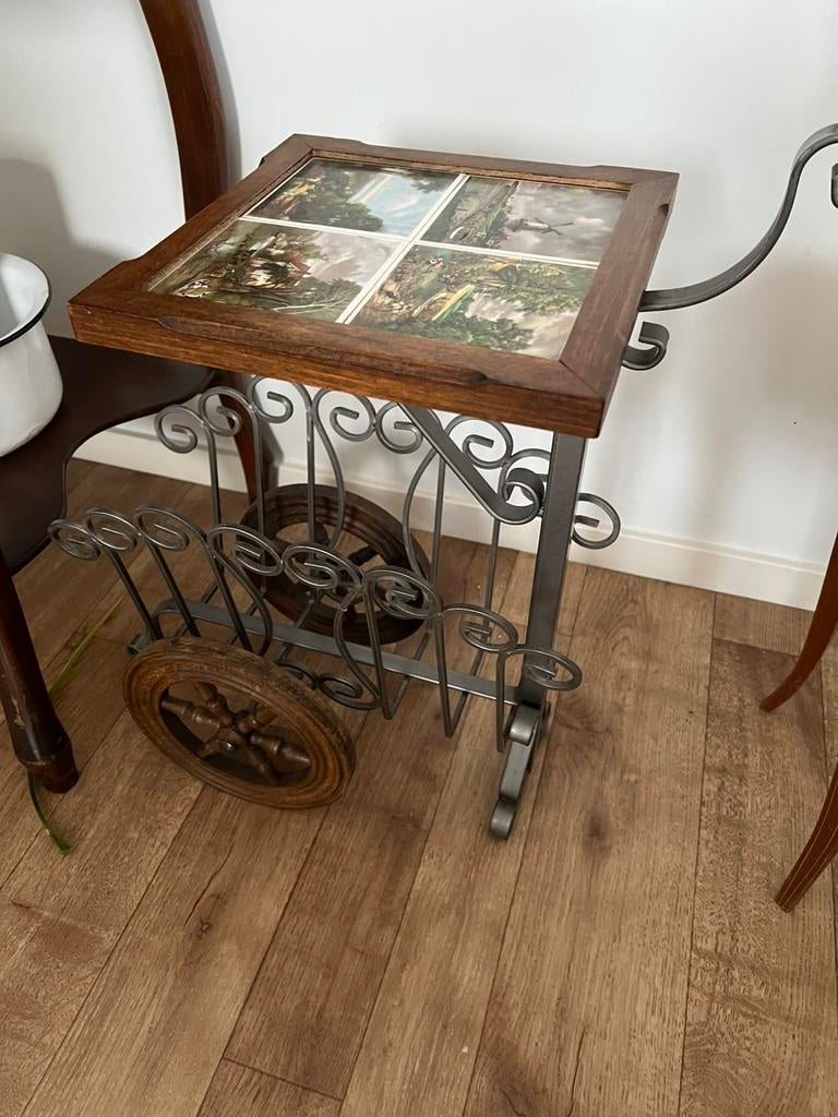 Oude lectuurbak / tafeltje, Ophalen, Gebruikt