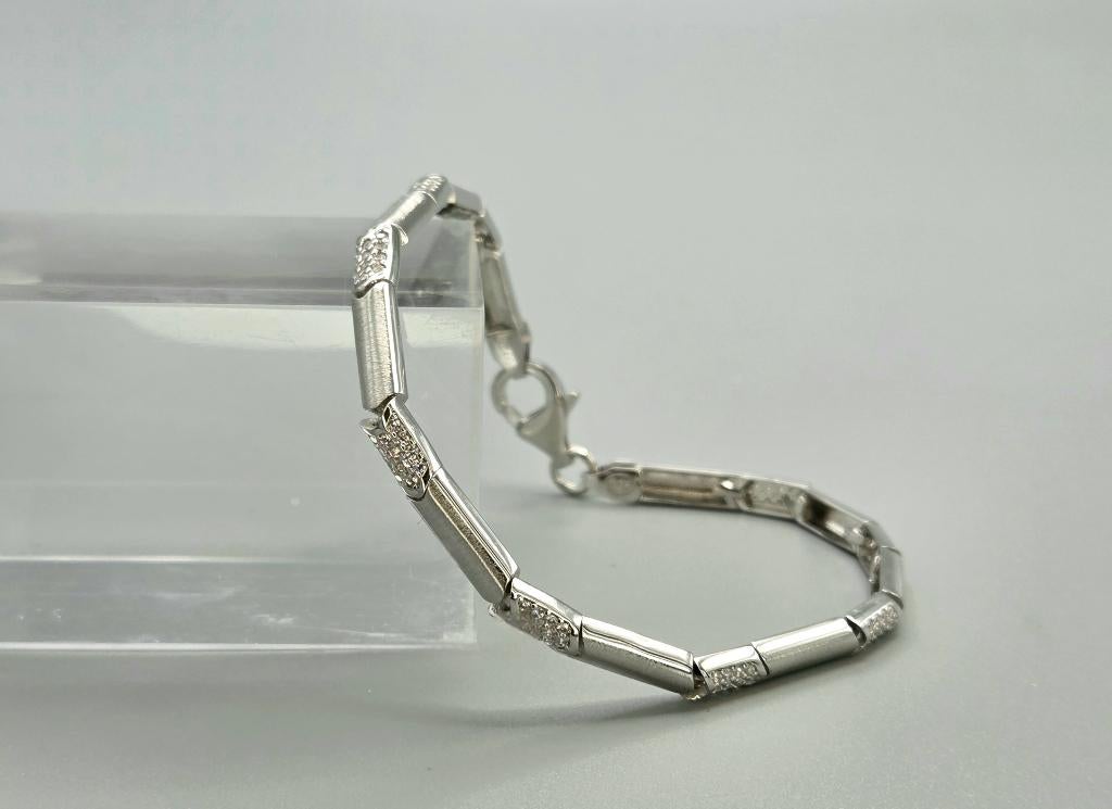 Zilveren staafjes schakel armband met zirkonia. 2026/200., Met strass, ., Nieuw, Ophalen of Verzenden