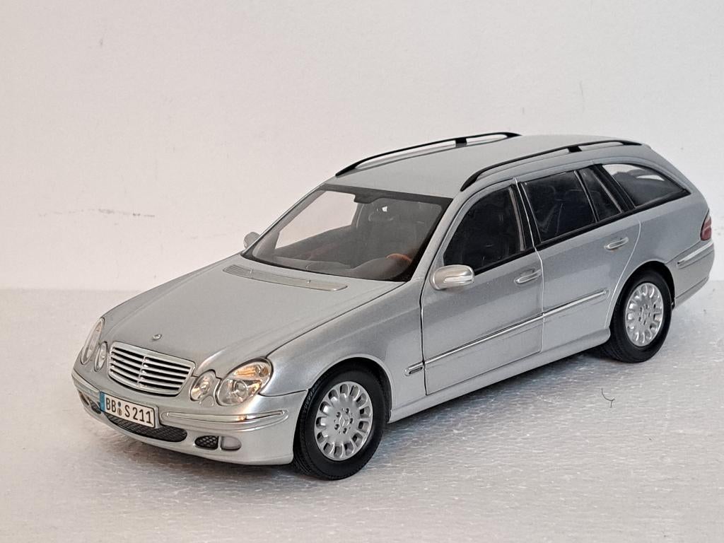 Mercedes Benz E320 E klasse Station 2004 1/18 Kyosho, Hobby en Vrije tijd, Modelauto's | 1:18, Ophalen of Verzenden, Gebruikt
