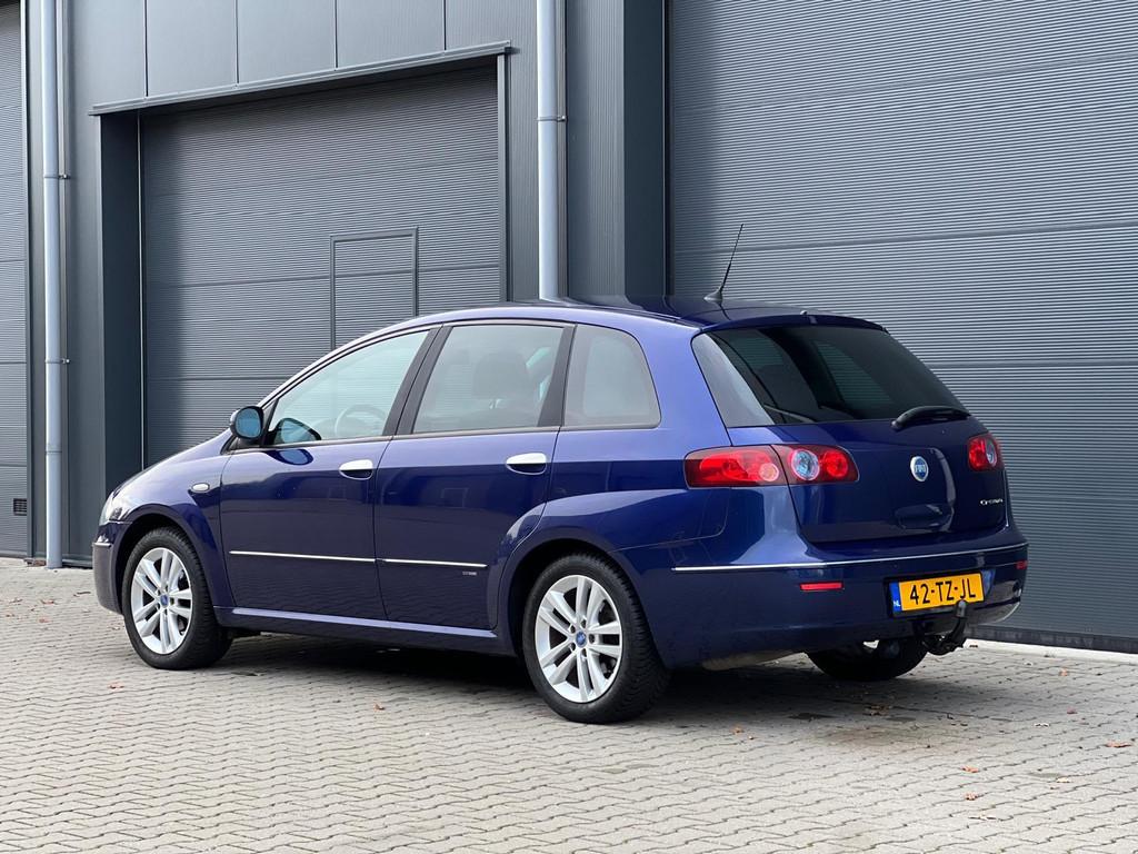 Fiat Croma 2.2-16V Emotion Automaat Navi Clima Lmv, Auto's, Fiat, Gebruikt, 4 cilinders, 700 kg, Bedrijf