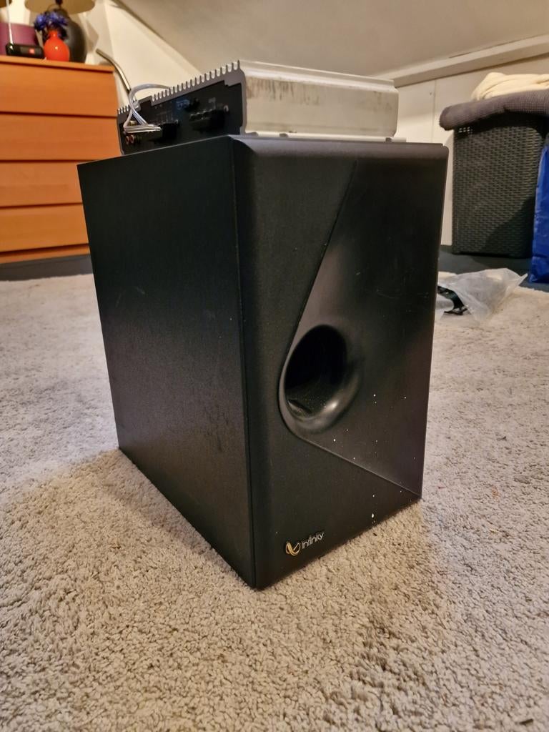 Subwoofer met versterker en 2 speakers voor in de auto, Ophalen, Gebruikt