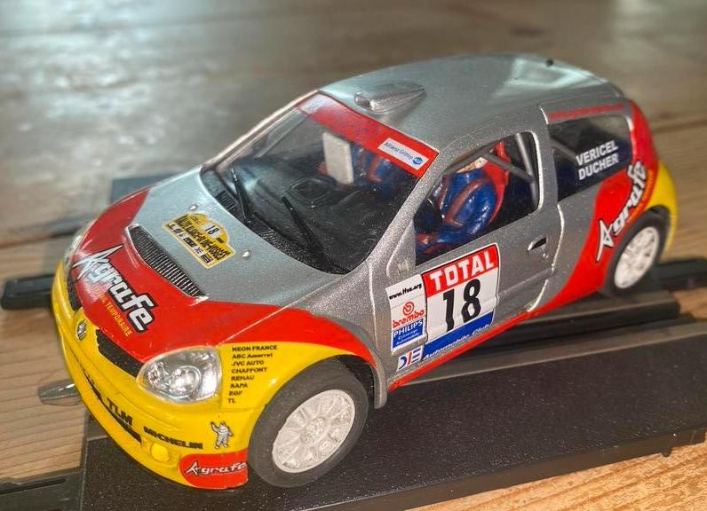 Ninco Renault Clio (1/32), Ophalen of Verzenden, Zo goed als nieuw, Elektrisch, Carrera