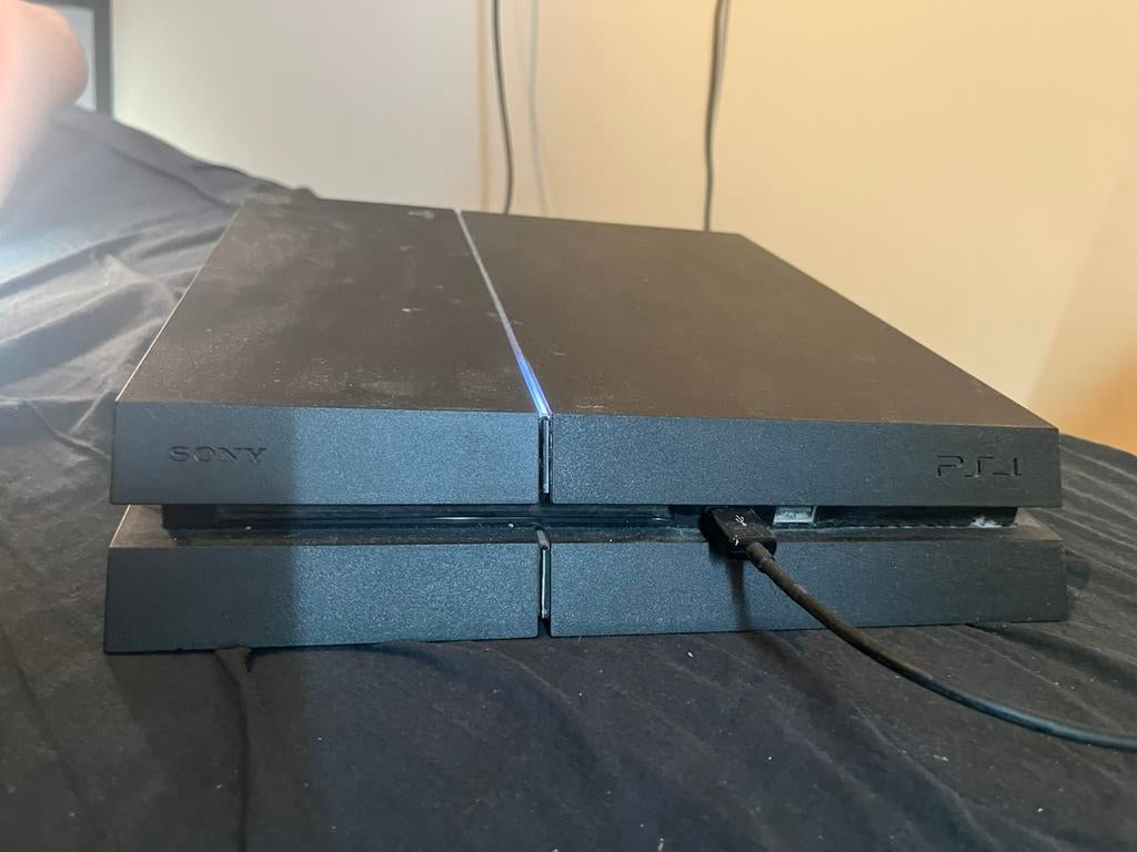 Playstation 4 slim, Spelcomputers en Games, Spelcomputers | Sony PlayStation 4, Gebruikt, Slim, 500 GB, Met 2 controllers, Met games