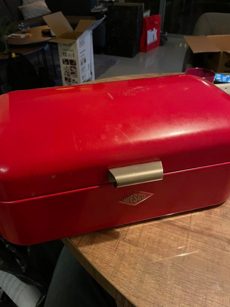 Wesco broodtrommel, Ophalen