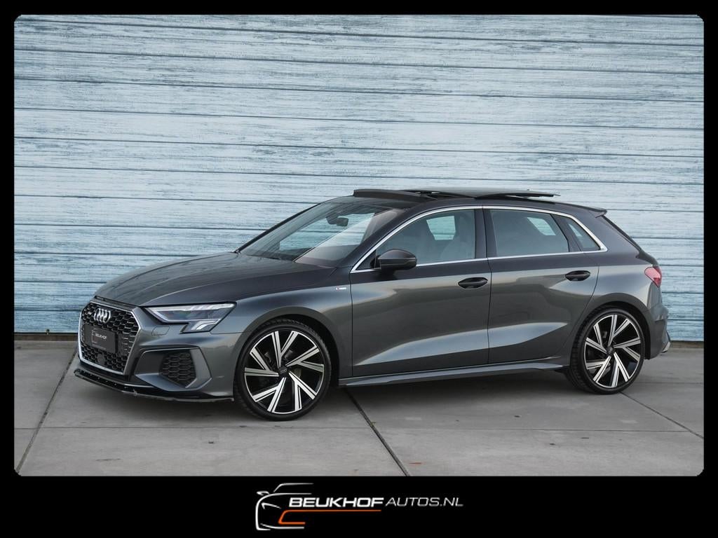 Audi A3 Sportback 30 TFSI S-Line Maxton Panorama Leer 19Inch, Auto's, Audi, Gebruikt, 23 km/l, Bedrijf, 3 cilinders