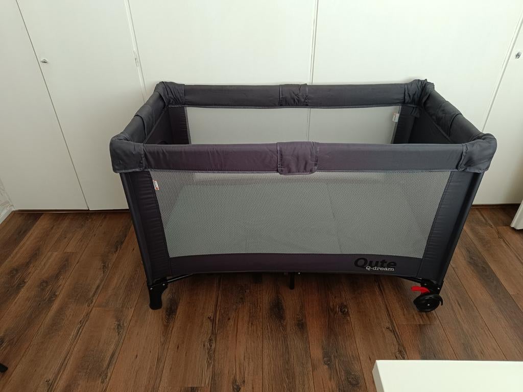 Campingbedje Qute Q-dream – inklapbaar & compleet, Ophalen, Zo goed als nieuw, Reisbedje