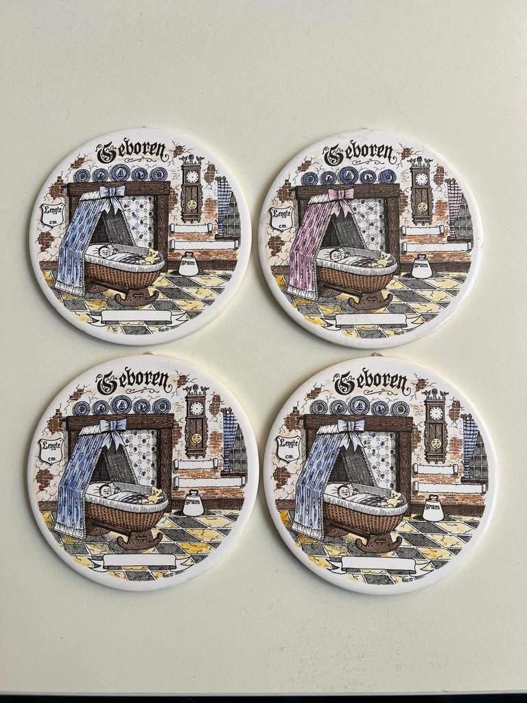 4 Geboortetegels (3 x jongen en 1 x meisje) Doorsnede: 15 cm, Verzamelen, Ophalen of Verzenden, 2000 tot heden