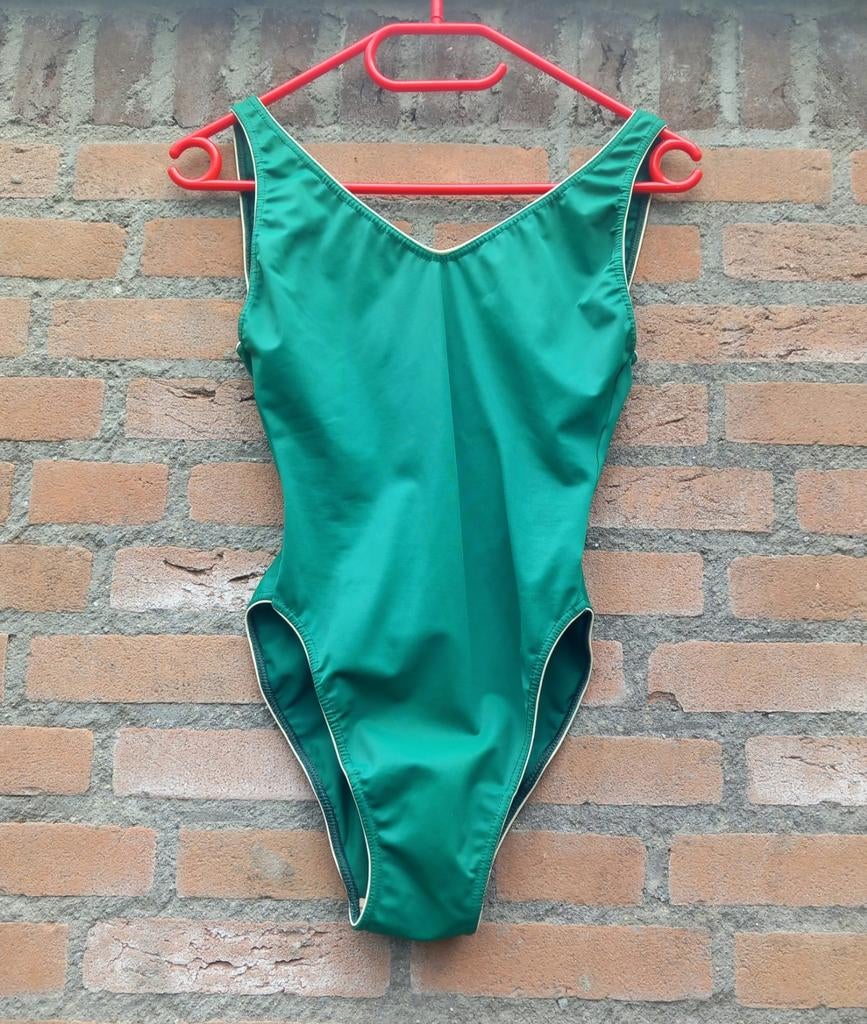 Retro 60's 70's style groen badpak met witte bies Maat M/38, Kleding | Dames, Badmode en Zwemkleding, Ophalen of Verzenden, Zo goed als nieuw