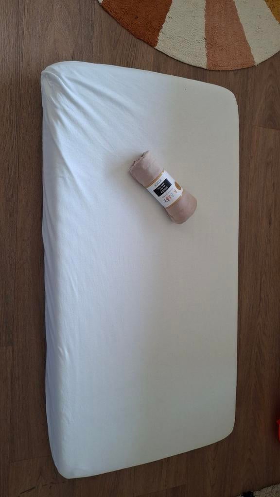 Ikea peuter/kleuter matras 60x120cm met toebehoren, Ophalen, Zo goed als nieuw, Ledikant