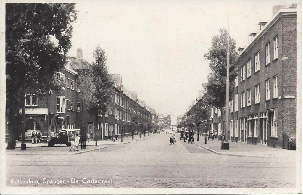 Rotterdam, Spangen, Da Costastraat, Volk, Auto, Ophalen of Verzenden, 1940 tot 1960, Ongelopen, Zuid-Holland