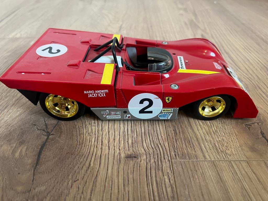 Race auto ferrari, Hobby en Vrije tijd, Modelauto's | 1:24, Ophalen, Zo goed als nieuw, Bburago